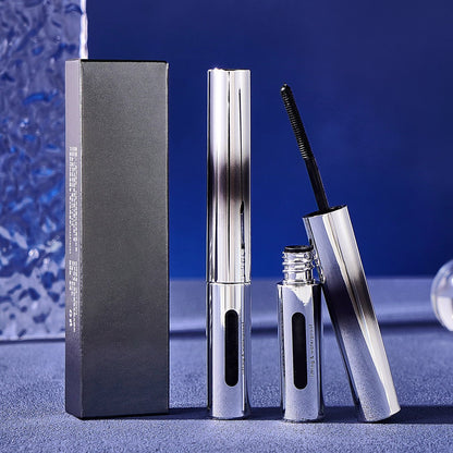 ✨ Mascara ✨ is long and curly without smudging