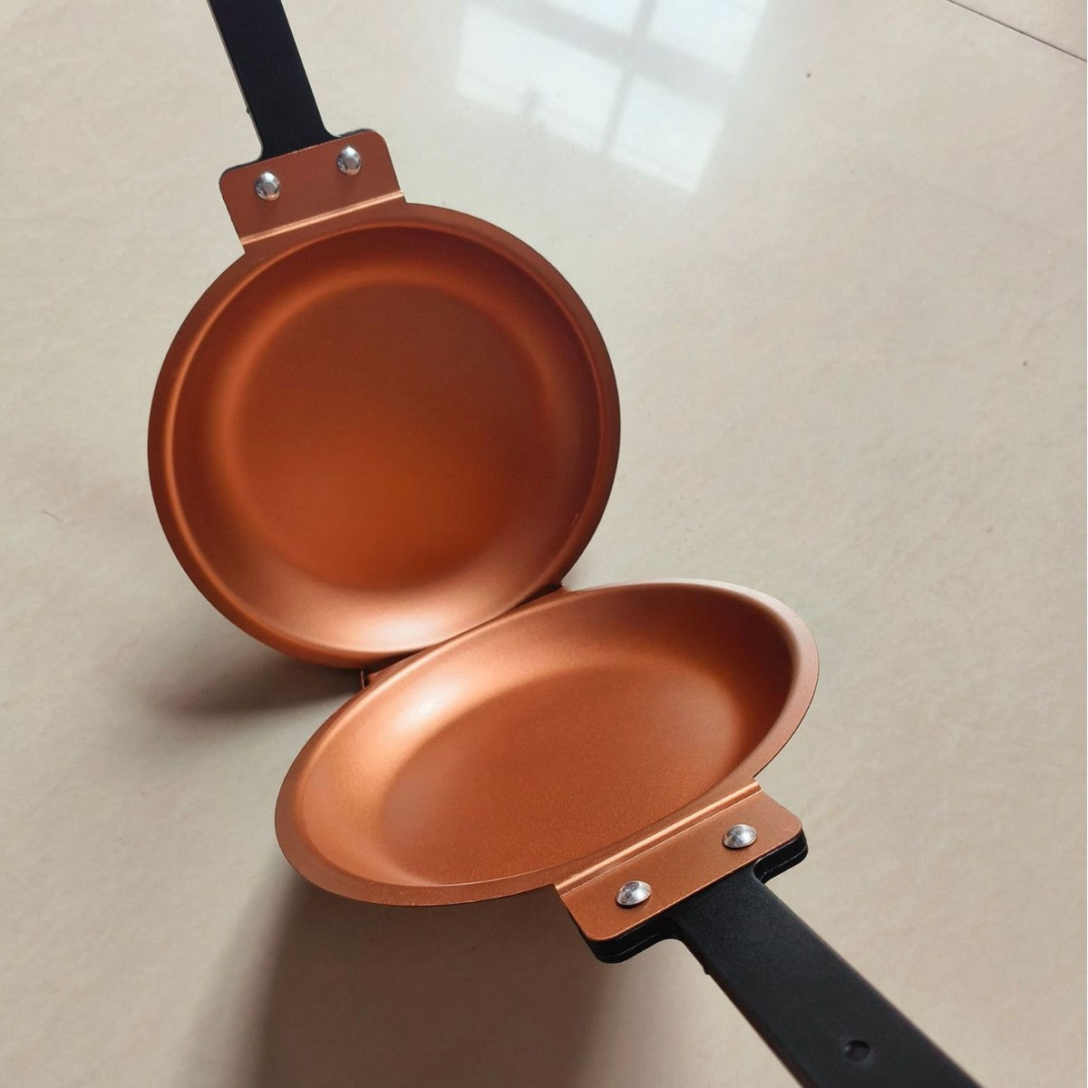 🔥 Non-Stick Dual-Use Pan – Perfect for Pancakes, Steaks & Waffle Cones! 🥞🥩🍦