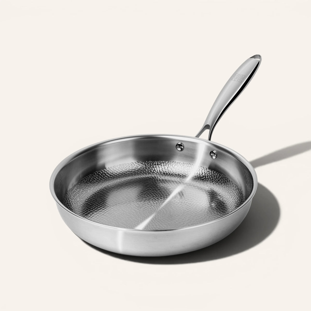 Siraat Titanium Hammered Pan Pro Standard 11 inch, a PFAS-free frying pan with pure titanium surface