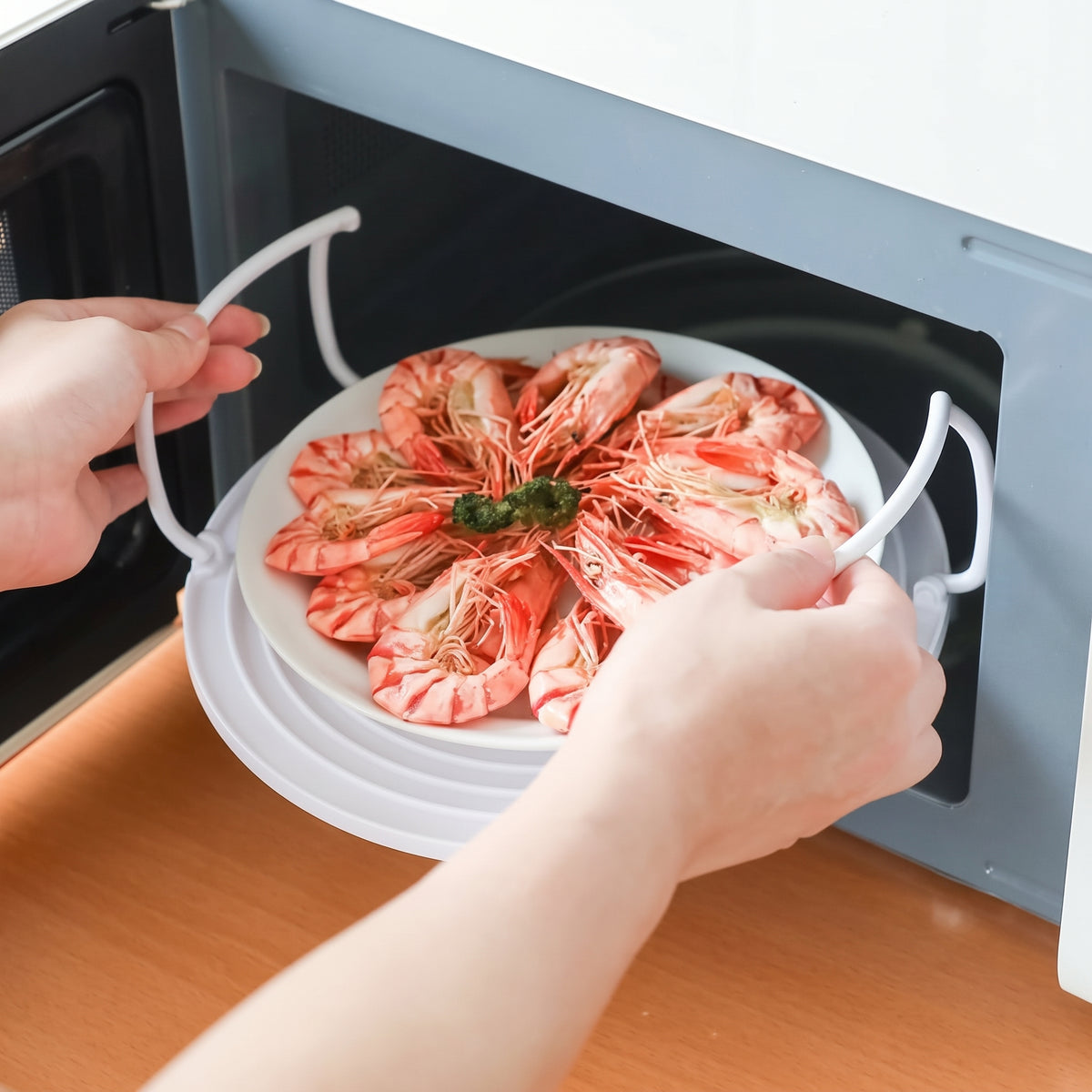 📢📢Buy one get one free !! ⏰Microwave Folding Tray